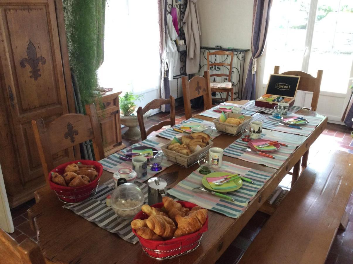L'Orme Des Voyageurs Bed & Breakfast Boutigny ภายนอก รูปภาพ